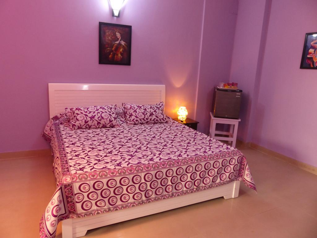 Mykonos Guest House And Spa Ню Делхи Екстериор снимка