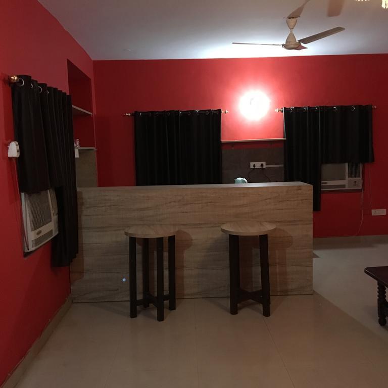 Mykonos Guest House And Spa Ню Делхи Екстериор снимка